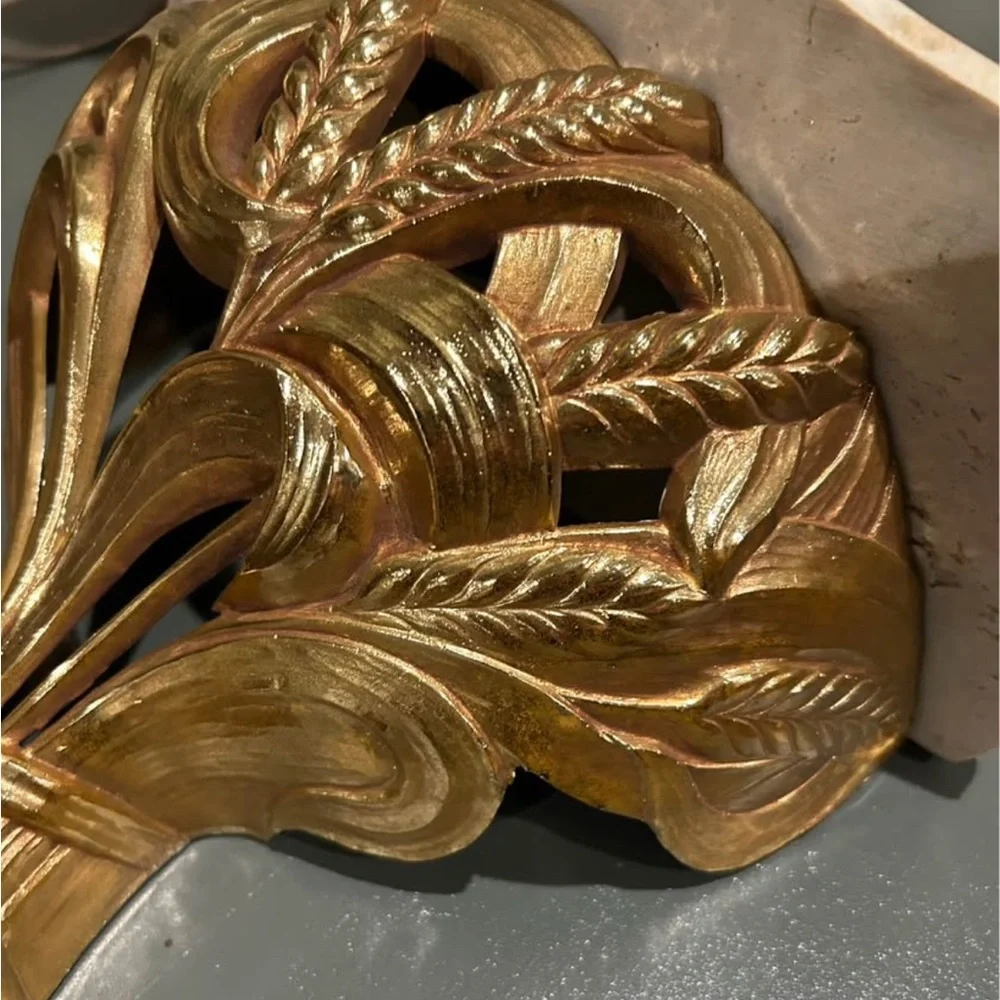 Vintage Syroco Elegant Gold Wall Sconce